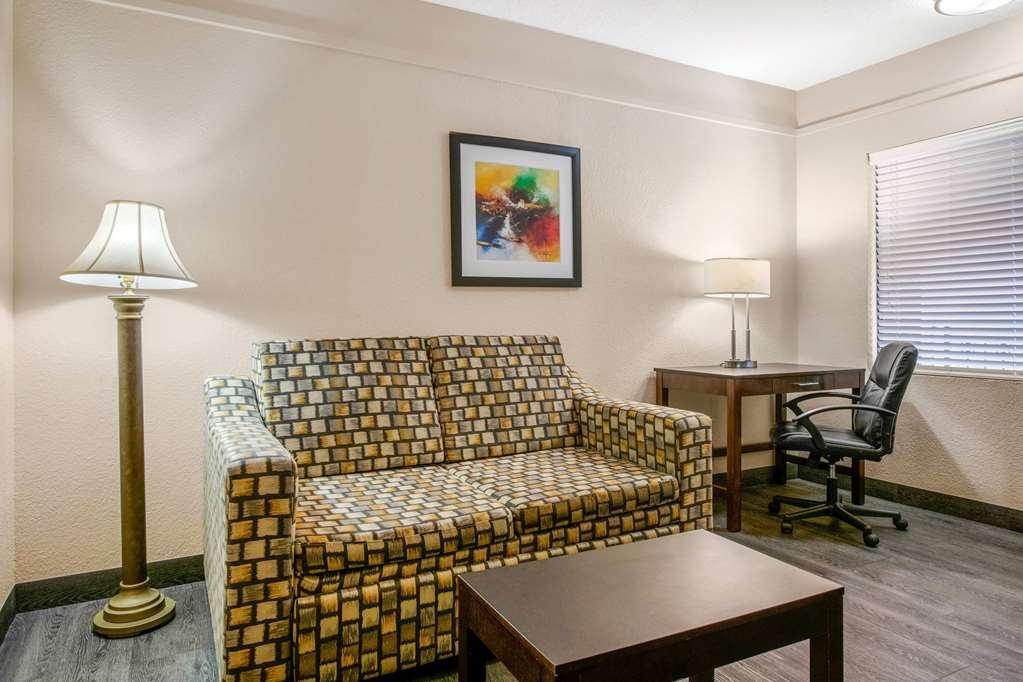 Quality Inn & Suites Jacksonville-Baymeadows Exteriör bild