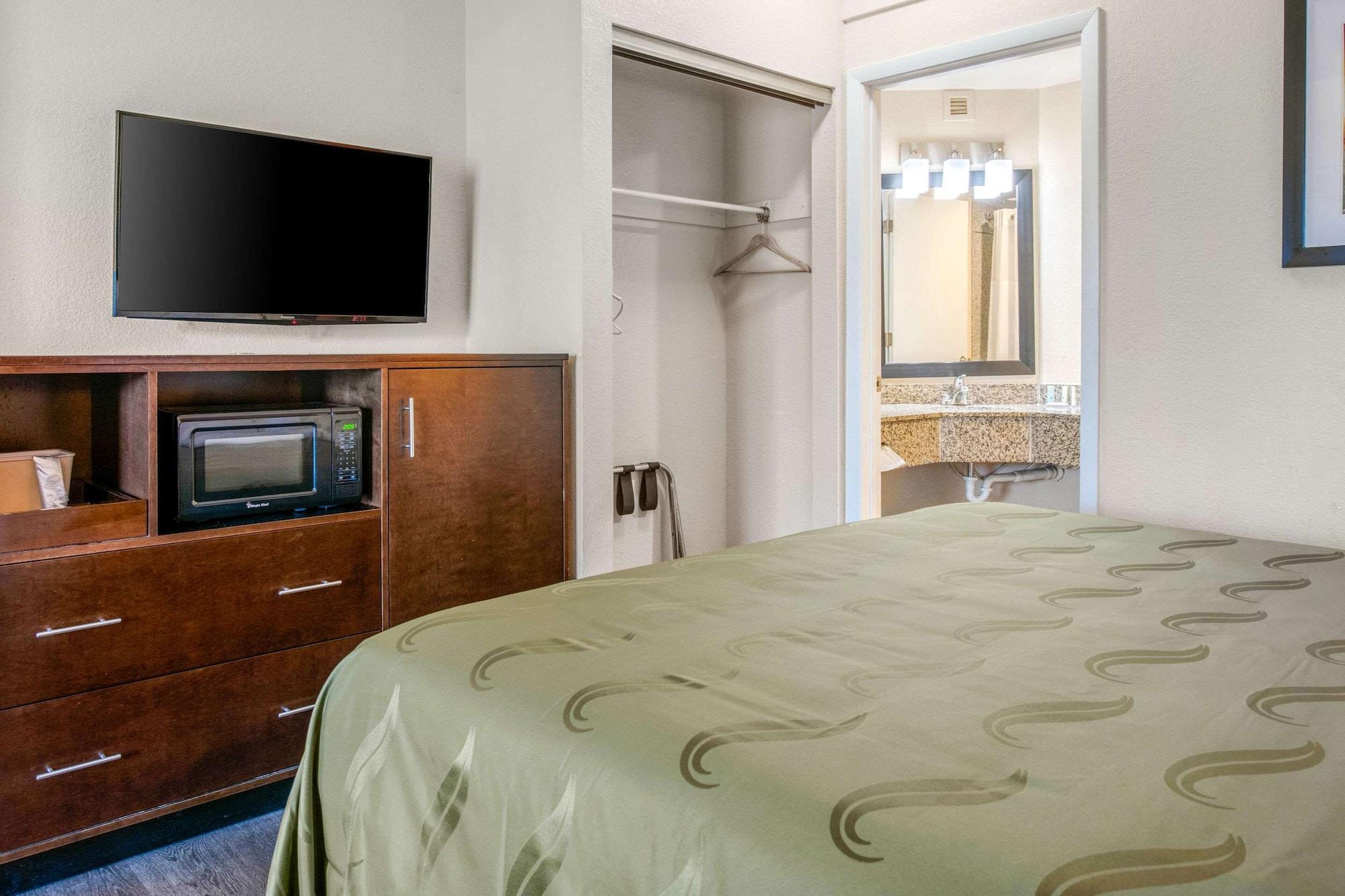 Quality Inn & Suites Jacksonville-Baymeadows Exteriör bild