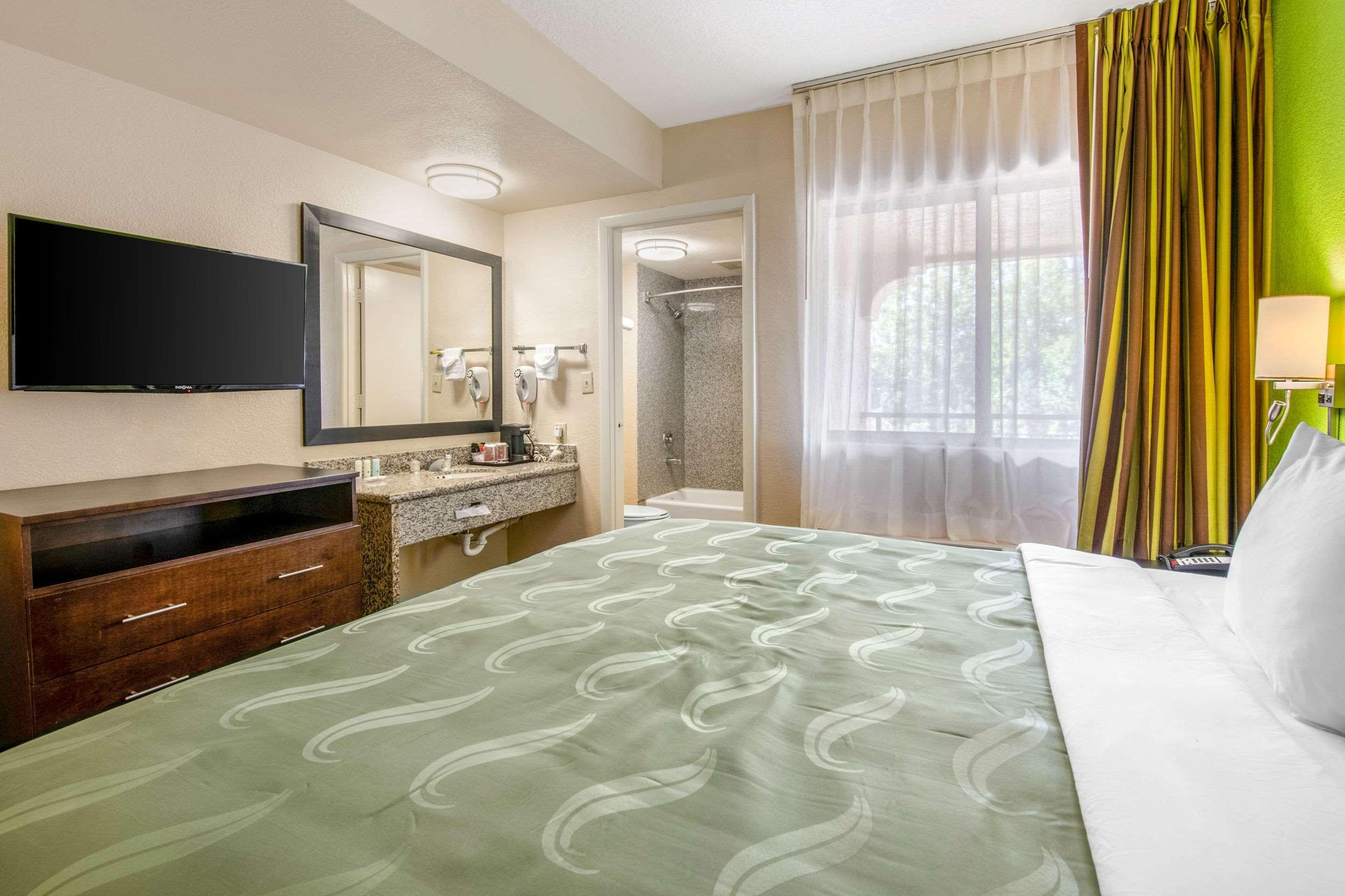 Quality Inn & Suites Jacksonville-Baymeadows Exteriör bild