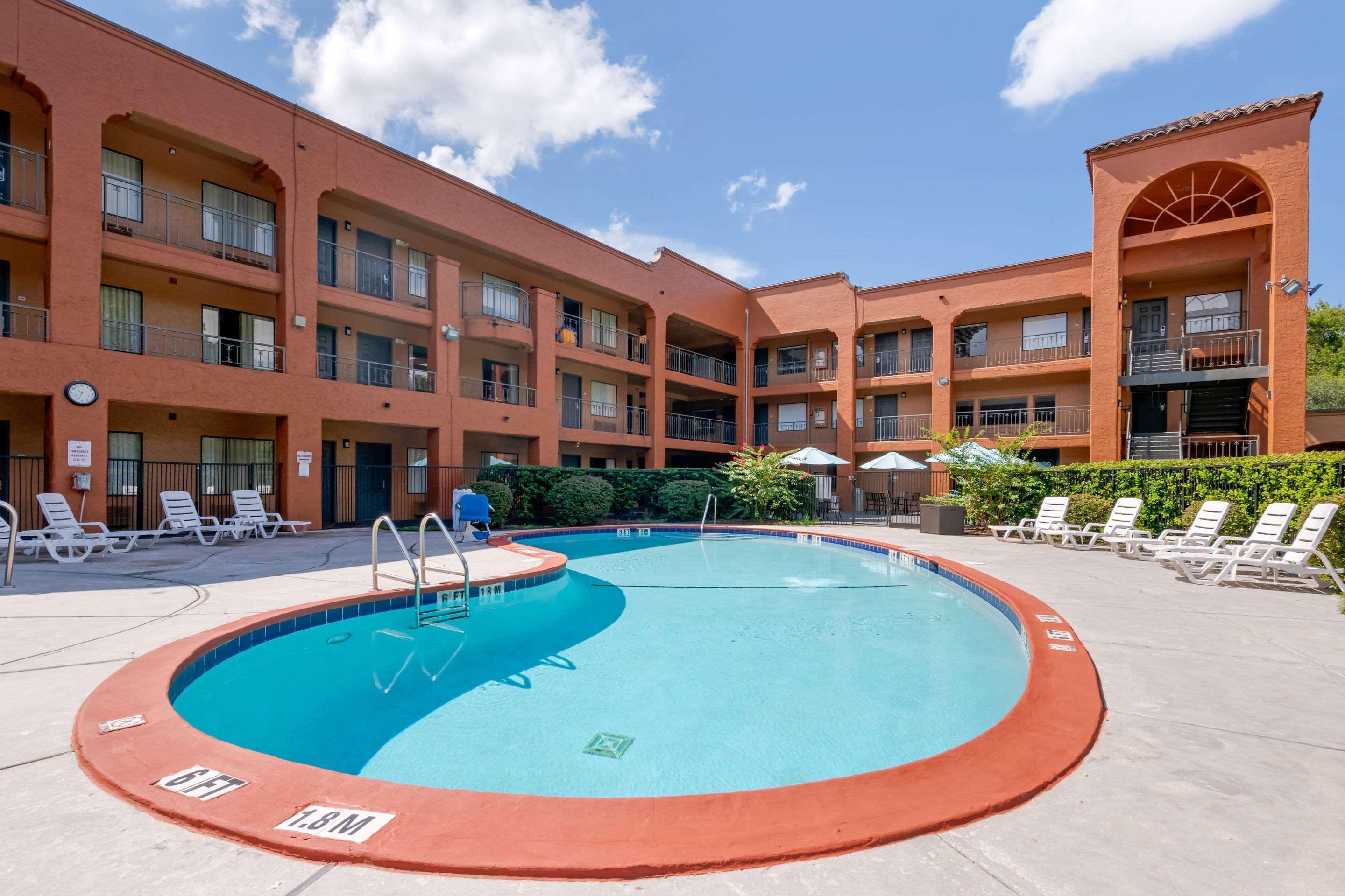 Quality Inn & Suites Jacksonville-Baymeadows Exteriör bild